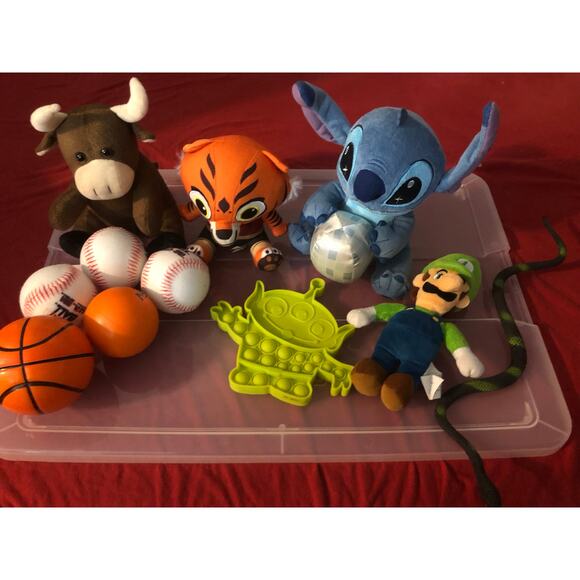 Kids plushie and toy bundle - Picture 2 of 5